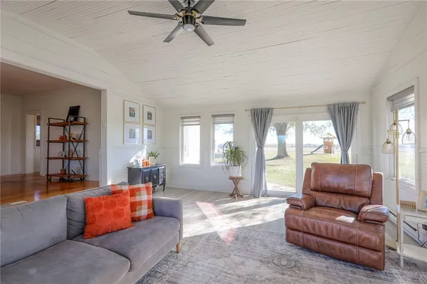 $349,900 | 8282 Highway 13, Higginsville, MO 64037