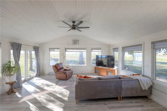 $357,400 | 8282 Highway 13, Higginsville, MO 64037