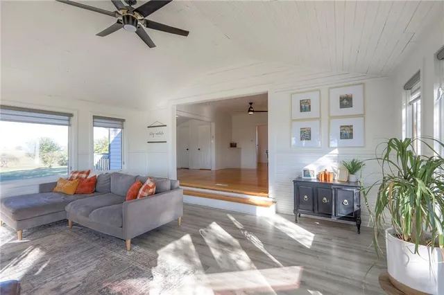 $357,400 | 8282 Highway 13, Higginsville, MO 64037