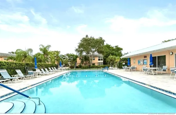 $159,900 | 2950 Southeast Ocean Boulevard, Unit 344, Stuart, FL 34996