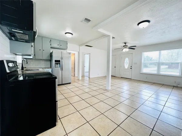 $1,300 | 728 Copeland Street, Rockdale, TX 76567
