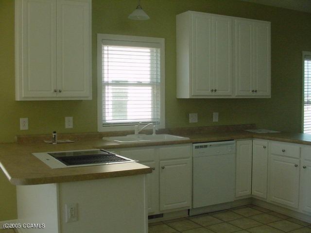408 West Fort Macon Road, Unit B Atlantic Beach, NC 28512 - Photo 4 of 13 Kitchen