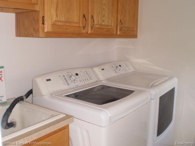1364 Chestnut Lane Rochester, MI 48309 - Photo 29 of 37 Laundry Room