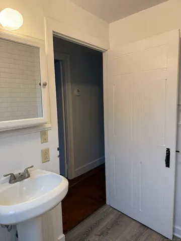 $1,595 | 259 Old Whitfield Street, Unit 1, Guilford, CT 06437