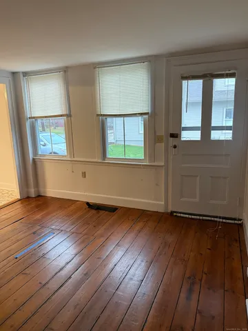 $1,595 | 259 Old Whitfield Street, Unit 1, Guilford, CT 06437