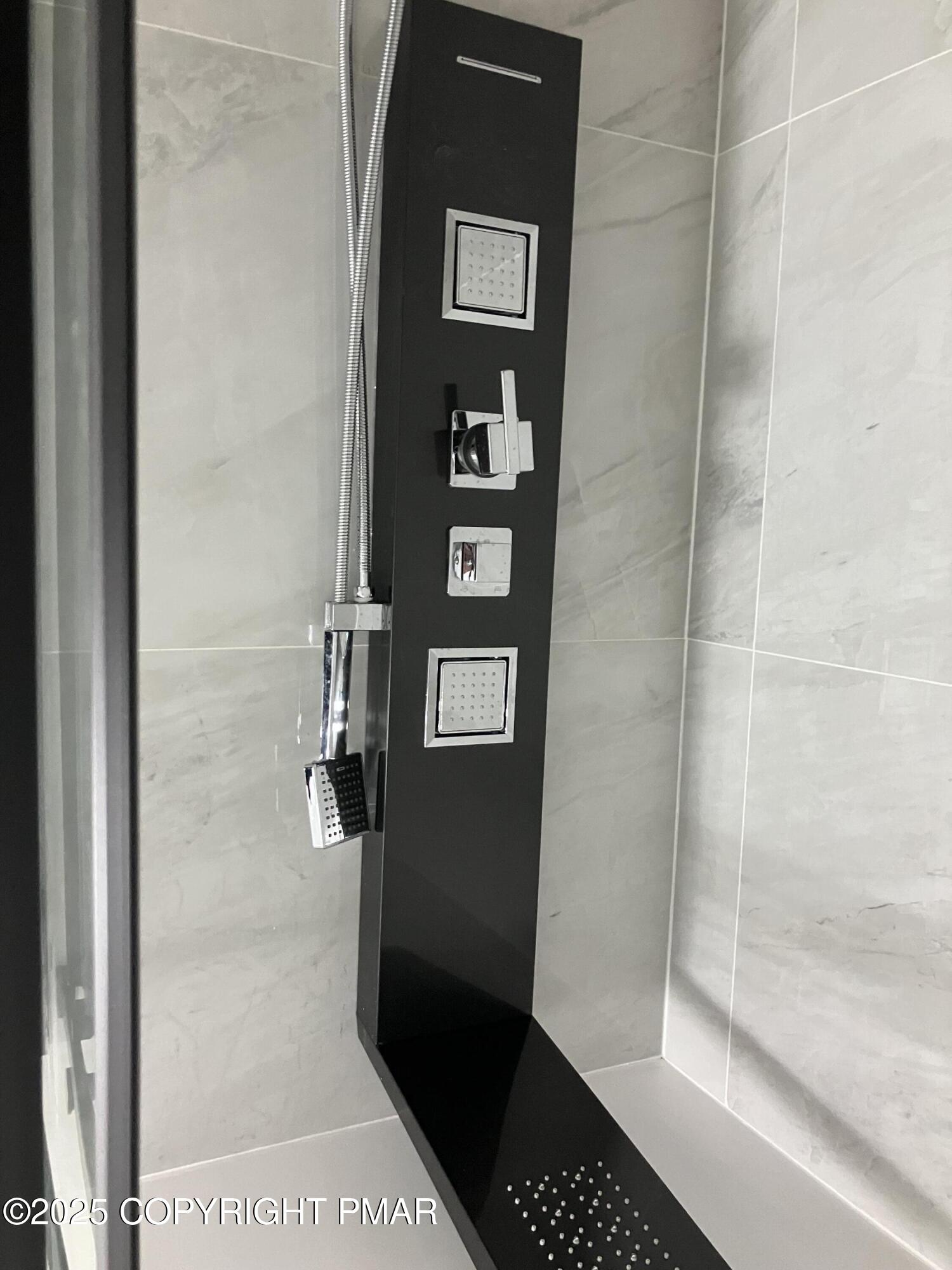 2096 Scarborough Way Bushkill, PA 18324 - Photo 16 of 38 IMG_7162