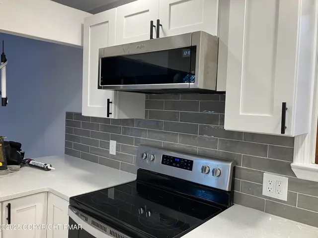 $359,900 | 2096 Scarborough Way, Bushkill, PA 18324