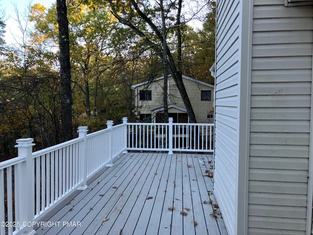 $359,900 | 2096 Scarborough Way, Bushkill, PA 18324