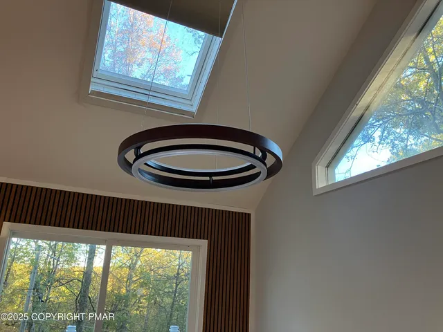 $359,900 | 2096 Scarborough Way, Bushkill, PA 18324