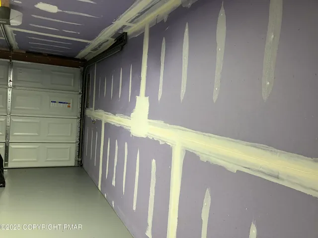 $359,900 | 2096 Scarborough Way, Bushkill, PA 18324