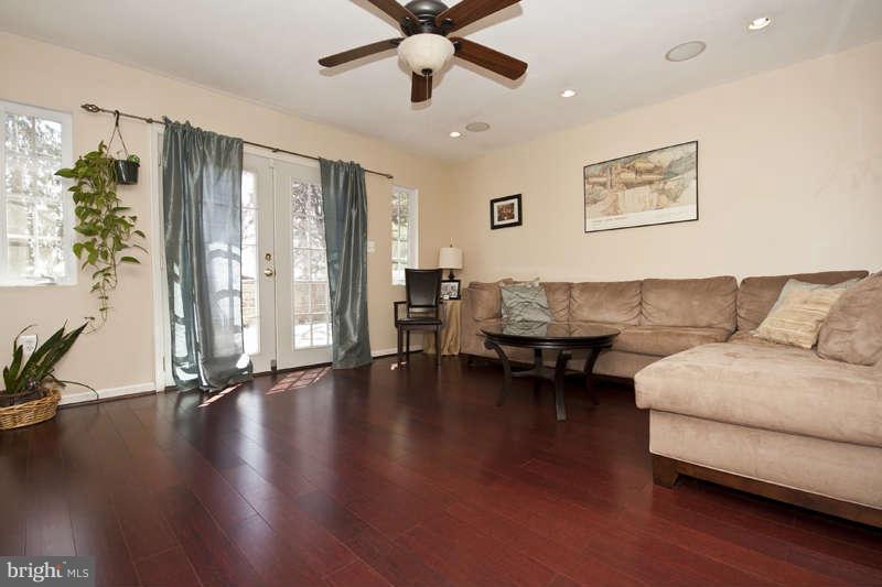 7827 Ridgely Oak Road Baltimore, MD 21234 - Photo 12 of 30 Family Room