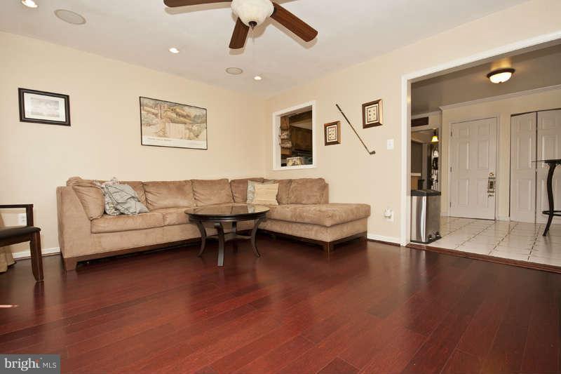7827 Ridgely Oak Road Baltimore, MD 21234 - Photo 13 of 30 Family Room