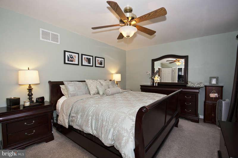 7827 Ridgely Oak Road Baltimore, MD 21234 - Photo 16 of 30 Bedroom (Master)