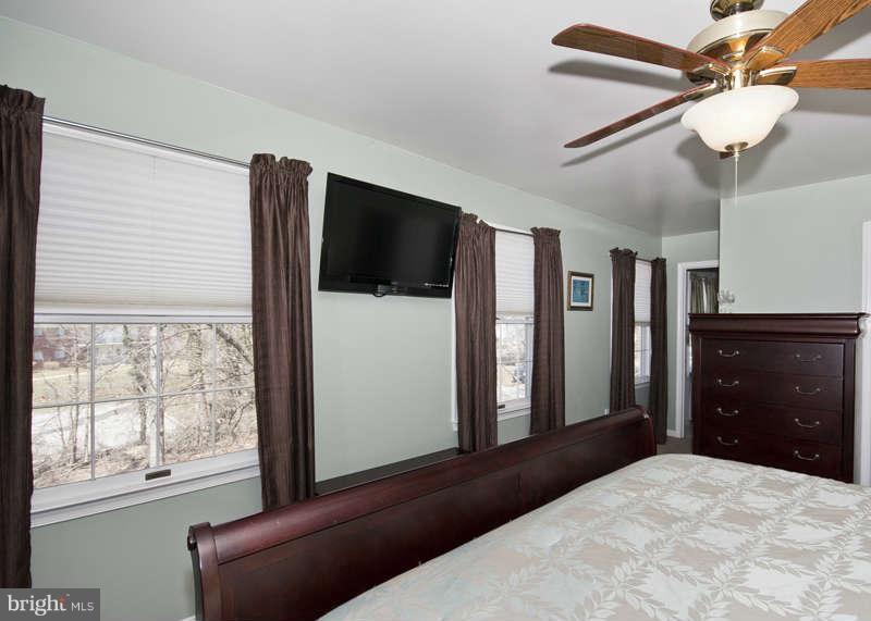 7827 Ridgely Oak Road Baltimore, MD 21234 - Photo 17 of 30 Bedroom (Master)