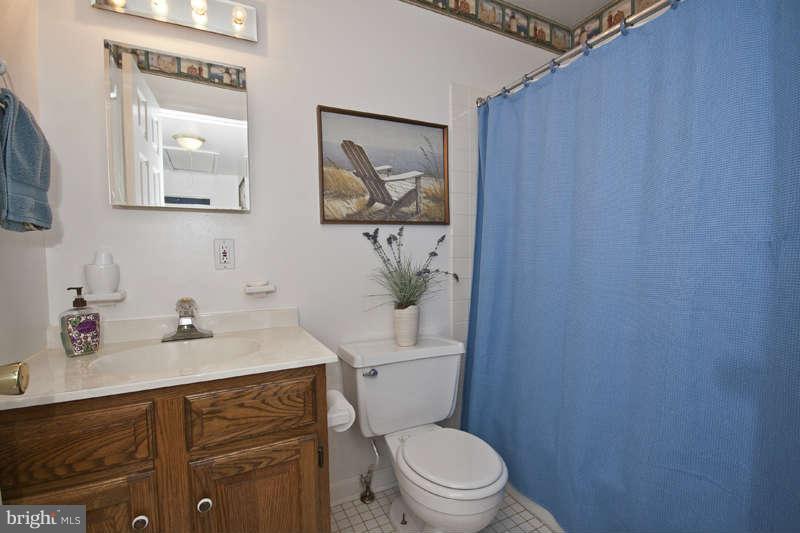 7827 Ridgely Oak Road Baltimore, MD 21234 - Photo 21 of 30 Hall Bath