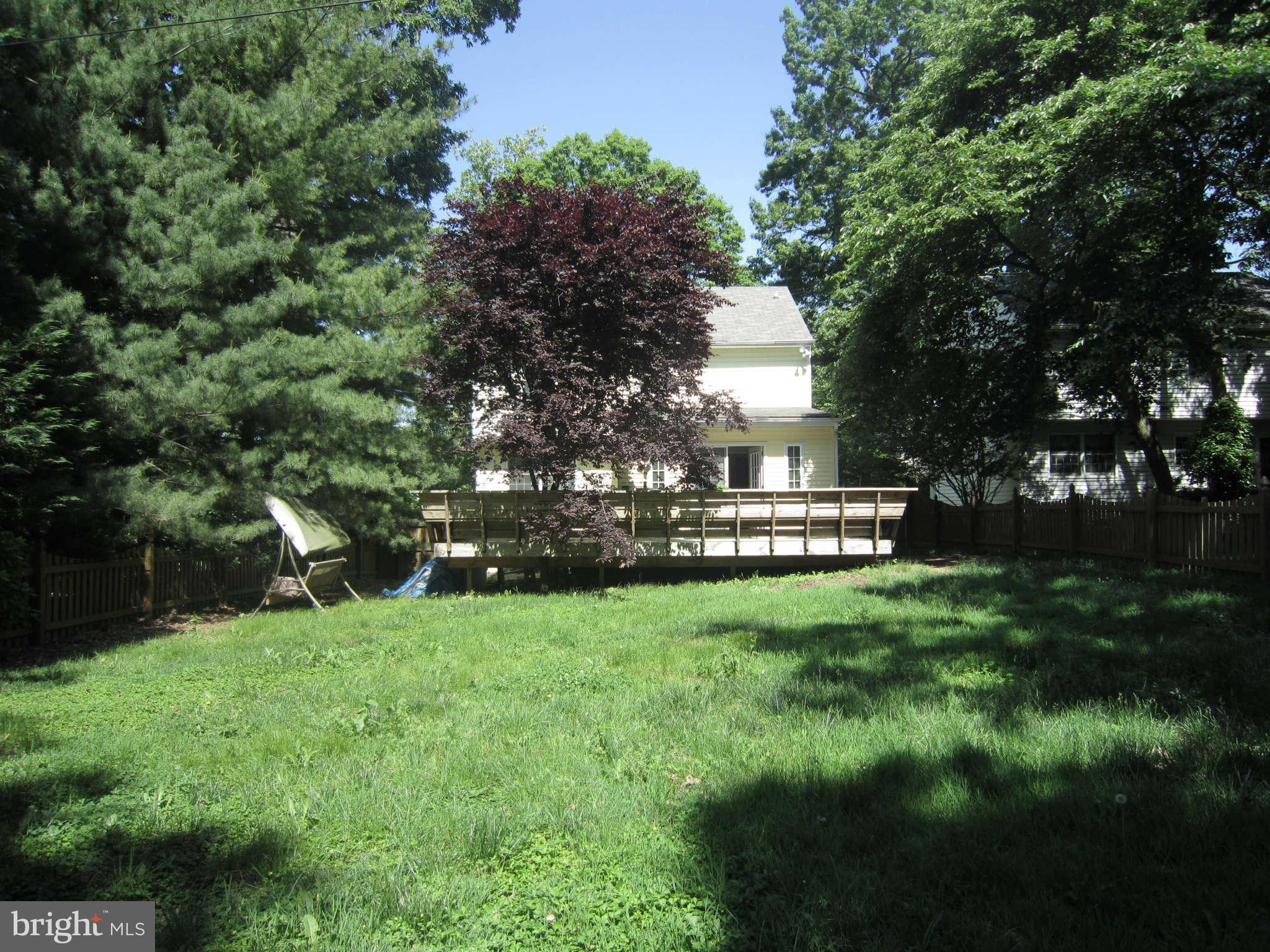 7827 Ridgely Oak Road Baltimore, MD 21234 - Photo 30 of 30 Level yard with fence and shade