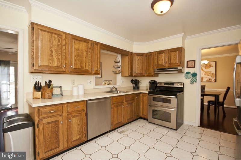 7827 Ridgely Oak Road Baltimore, MD 21234 - Photo 9 of 30 Kitchen