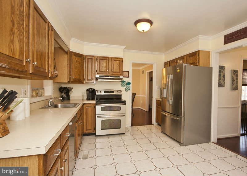 7827 Ridgely Oak Road Baltimore, MD 21234 - Photo 10 of 30 Kitchen