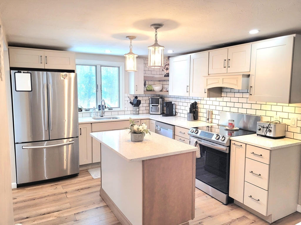 115 Waltham Street Hanson, MA 02341 - Photo 11 of 34