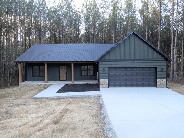 $389,900 | 131 White Water Run Lane, Ocoee, TN 37361