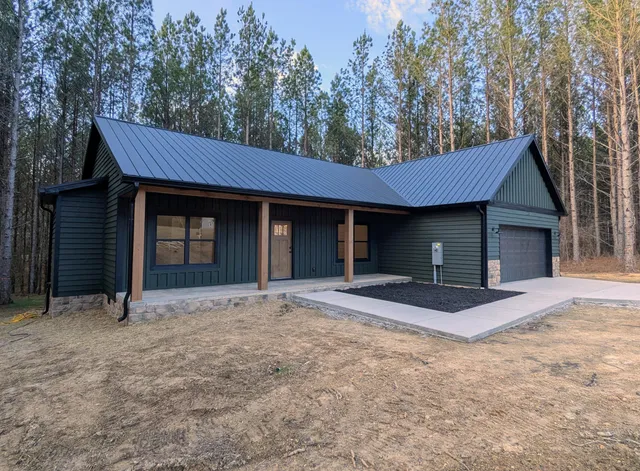 $389,900 | 131 White Water Run Lane, Ocoee, TN 37361