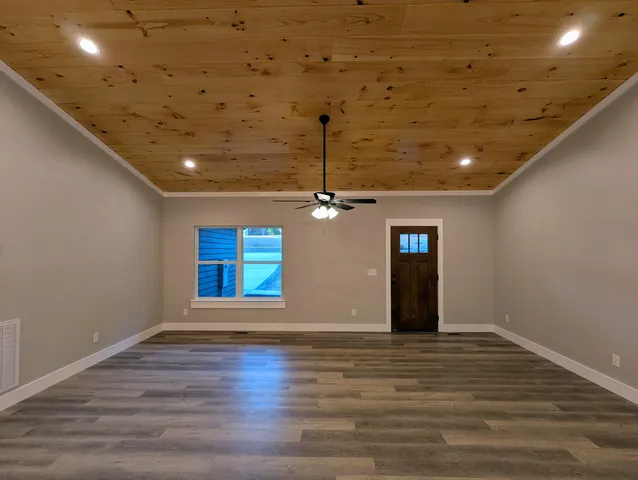 $389,900 | 131 White Water Run Lane, Ocoee, TN 37361