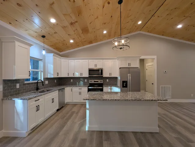 $389,900 | 131 White Water Run Lane, Ocoee, TN 37361