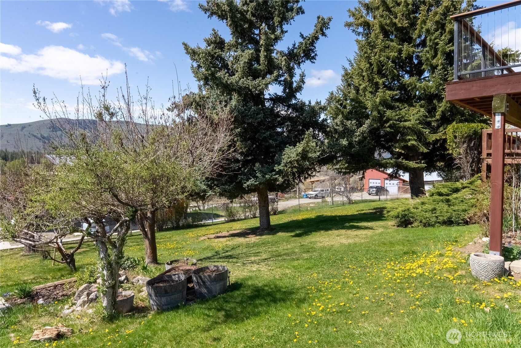 417 Perry Street Winthrop, WA 98862 - Photo 13 of 40