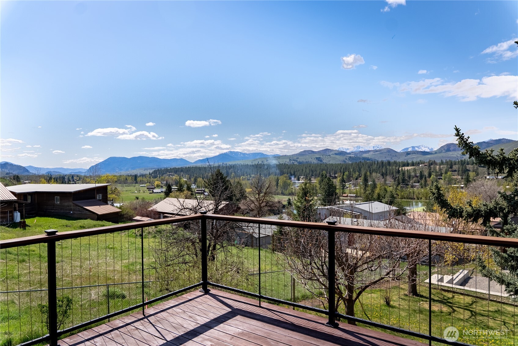 417 Perry Street Winthrop, WA 98862 - Photo 2 of 40