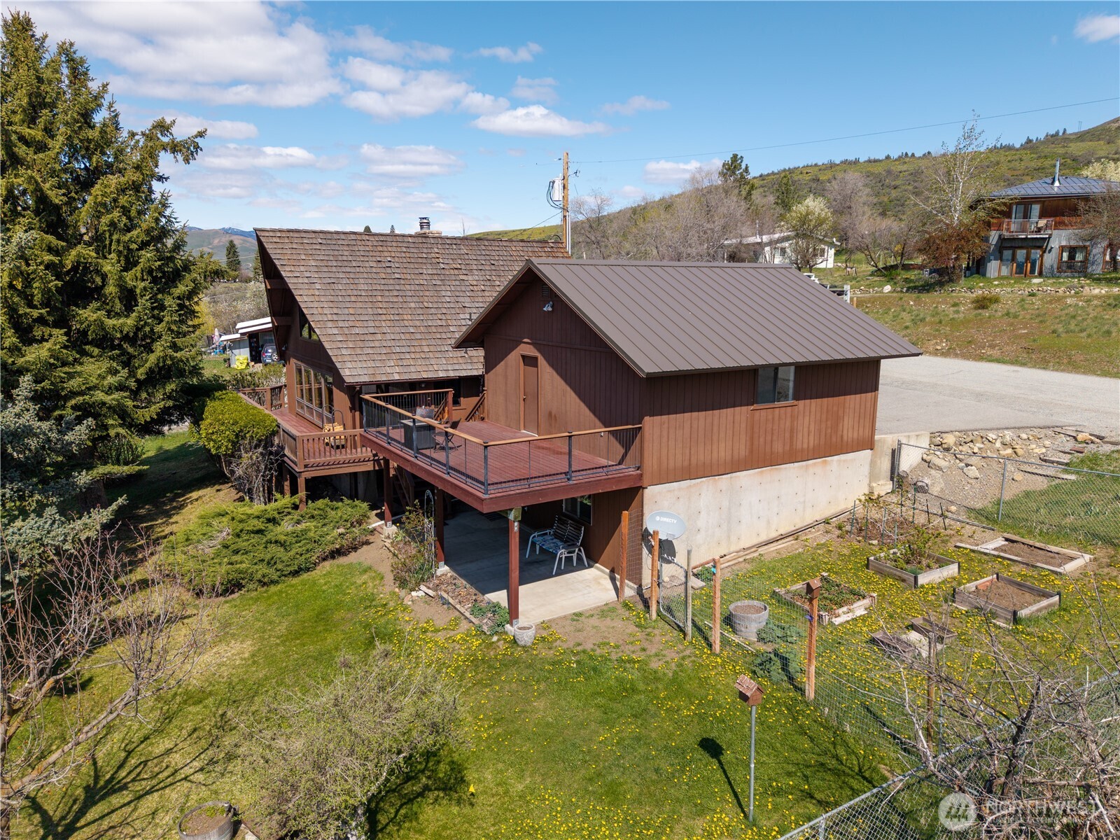 417 Perry Street Winthrop, WA 98862 - Photo 4 of 40