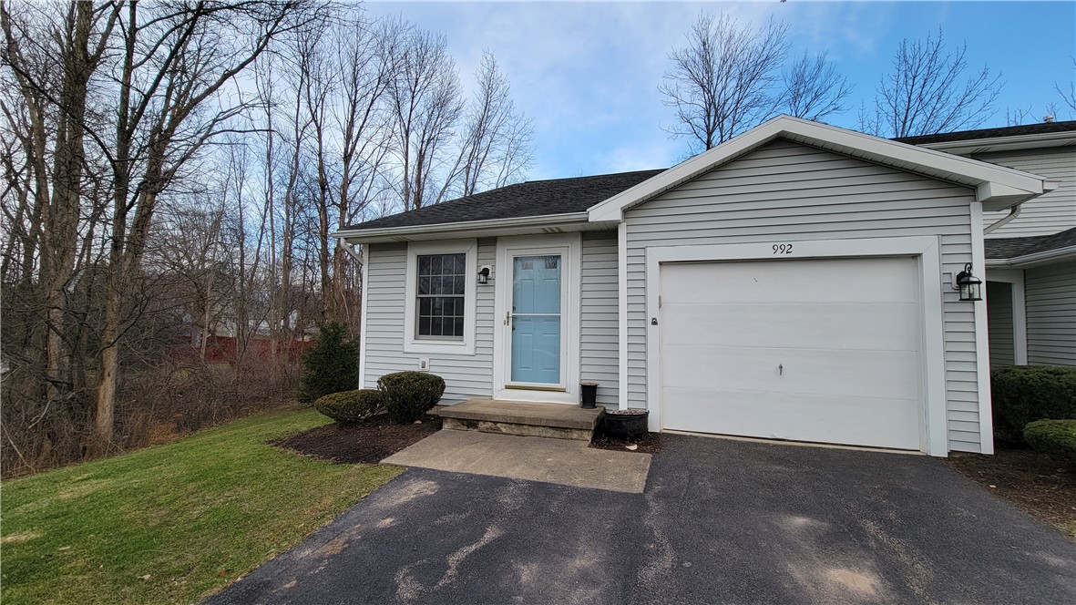 992 Cane Patch, ster, NY 14580 Compass