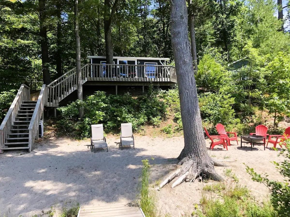 239 High Lake Road Traverse City, MI 49696 - Photo 13 of 28 1925040-10943727-e490-4f55-b4e7-ed0e8bf1db97.JPG