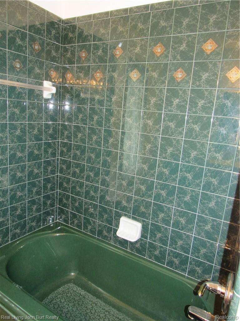 73731 McFadden Road Armada, MI 48005 - Photo 19 of 32 IMG_1844.JPG