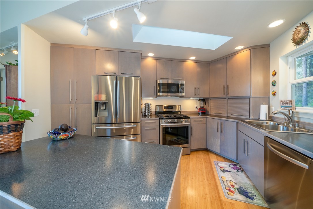 7385 Ridgeview Drive Chelan, WA 98816 - Photo 3 of 25 Gallery Image 3