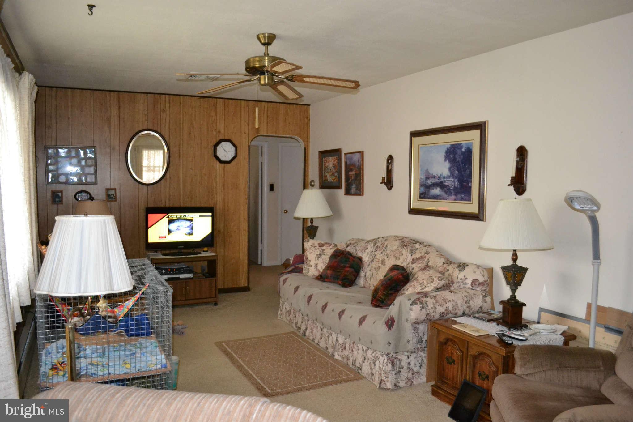 7 Kent Road Elkton, MD 21921 - Photo 4 of 21 Spacious Living Room