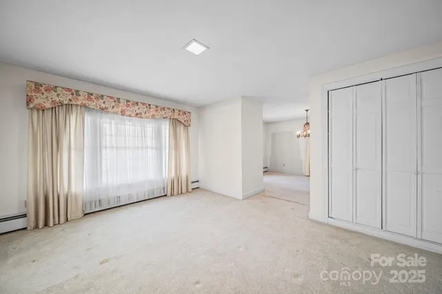 an empty room with a empty space