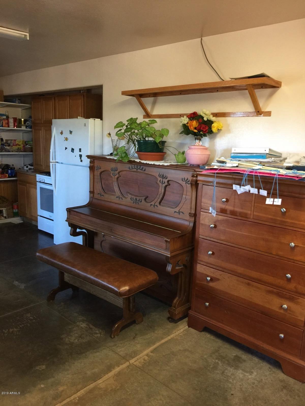 3 N3556 Show Low, AZ 85901 - Photo 4 of 38 Vernon003