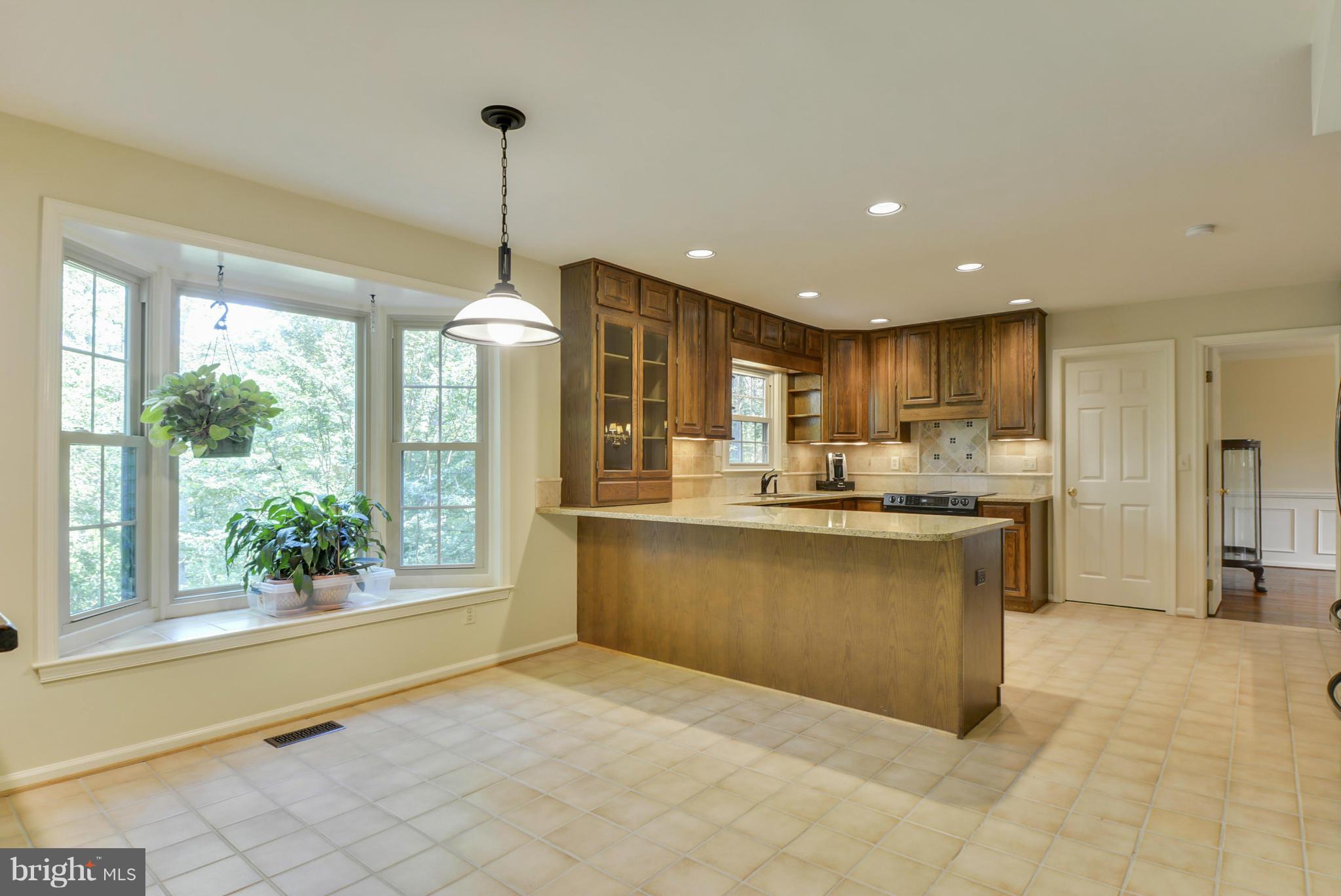 34 Old Sturbridge Road Arnold, MD 21012 - Photo 8 of 30 Kitchen eat in area