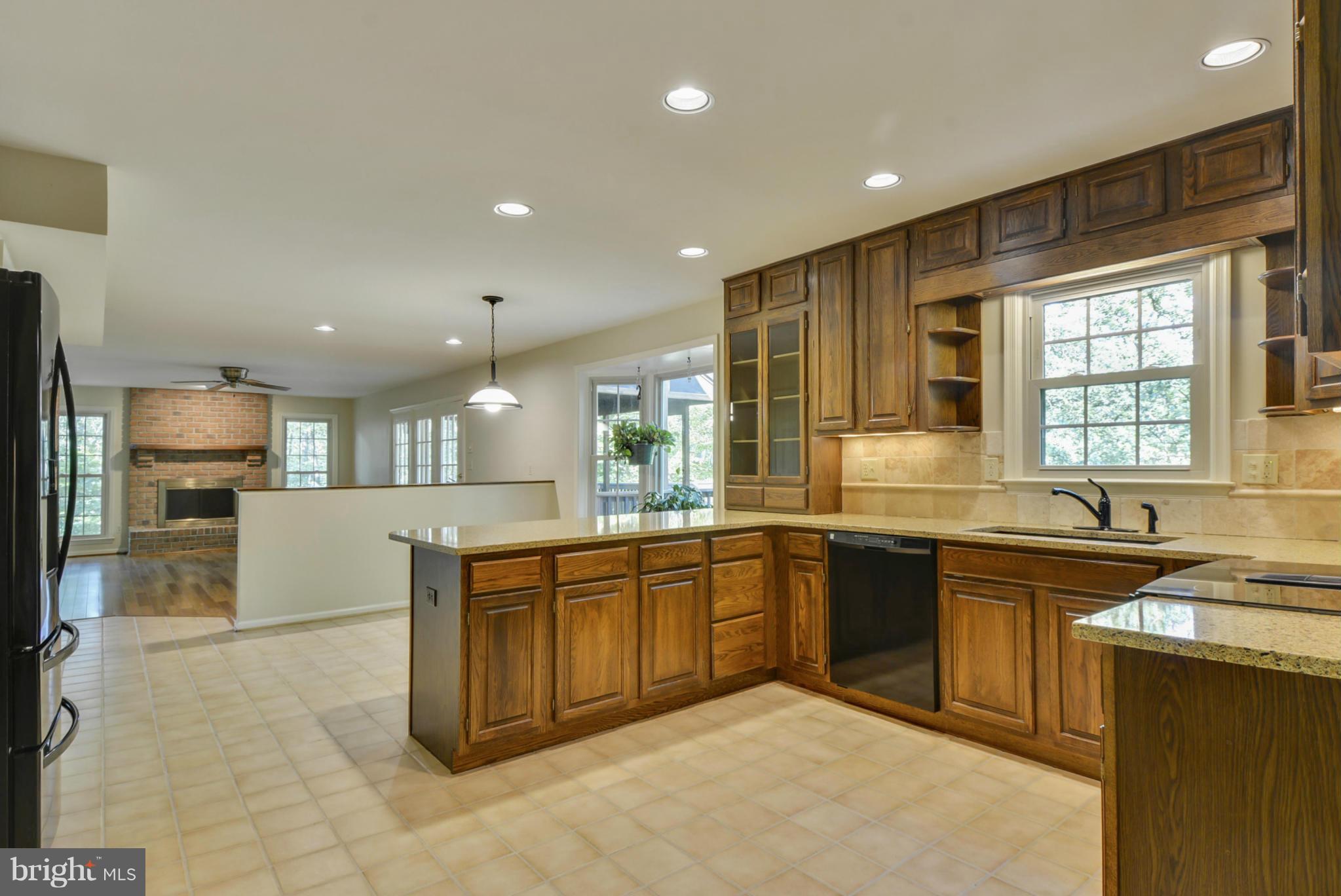 34 Old Sturbridge Road Arnold, MD 21012 - Photo 9 of 30 Updated kitchen features Silestone Countertops