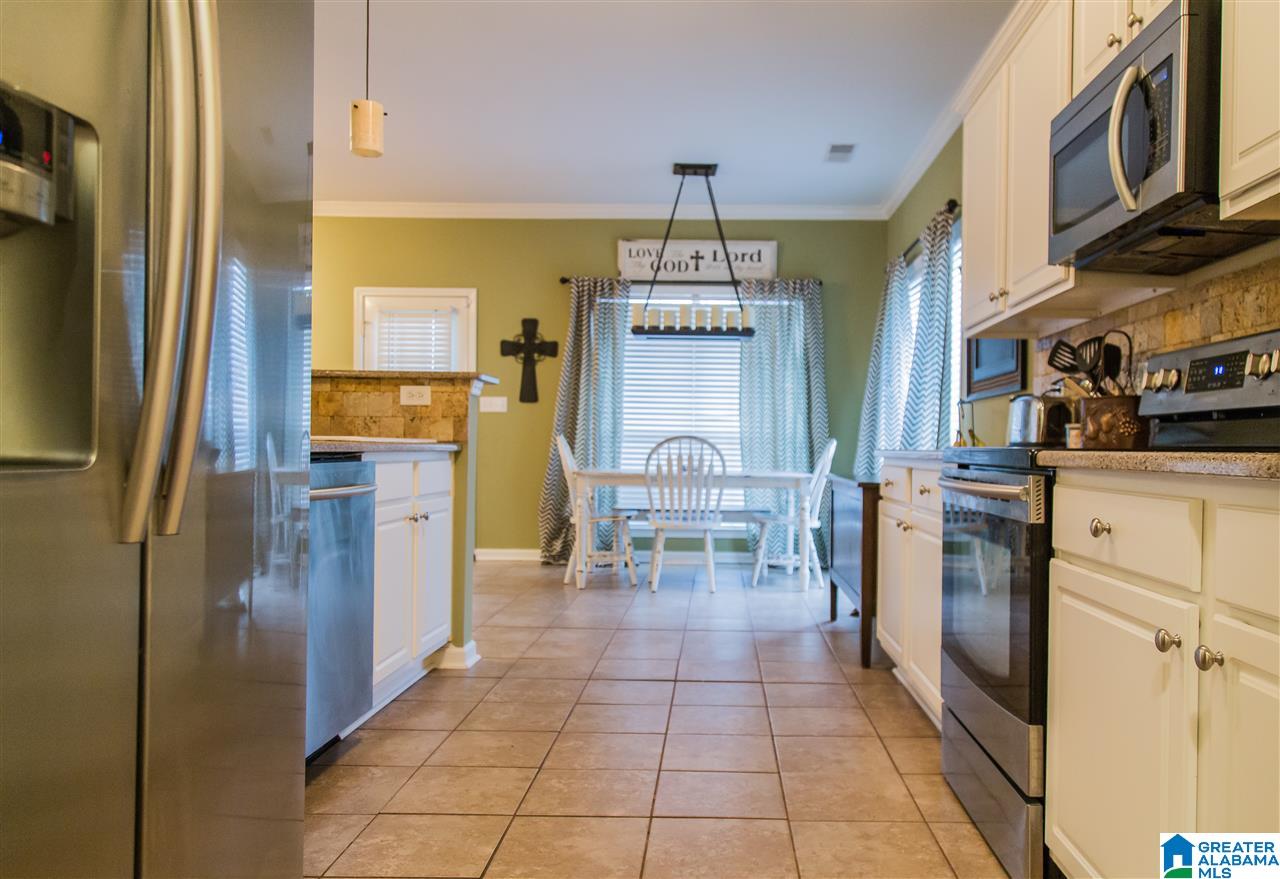 276 Springdale Drive Gardendale, AL 35071 - Photo 2 of 22