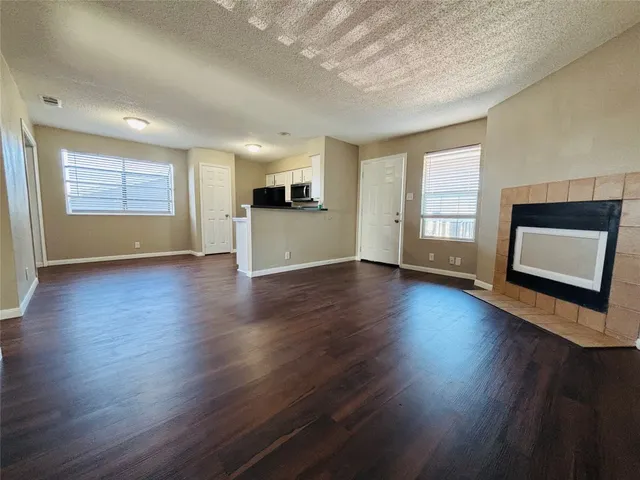 $1,095 | 503 Hardin Court, Unit D, Austin, TX 78753