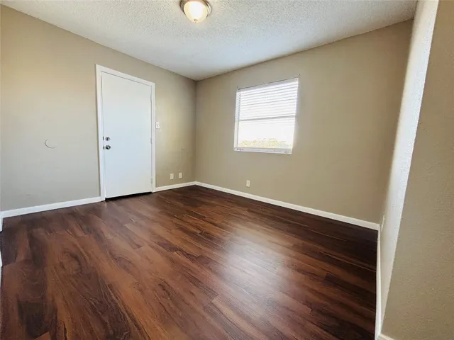 $1,095 | 503 Hardin Court, Unit D, Austin, TX 78753