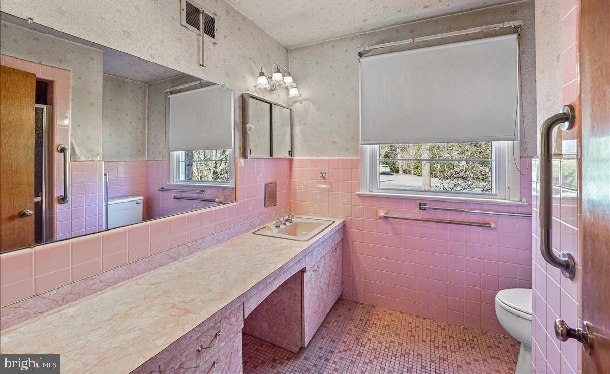 224 Matthew Road Merion Station, PA 19066 - Photo 22 of 39 Main full bath