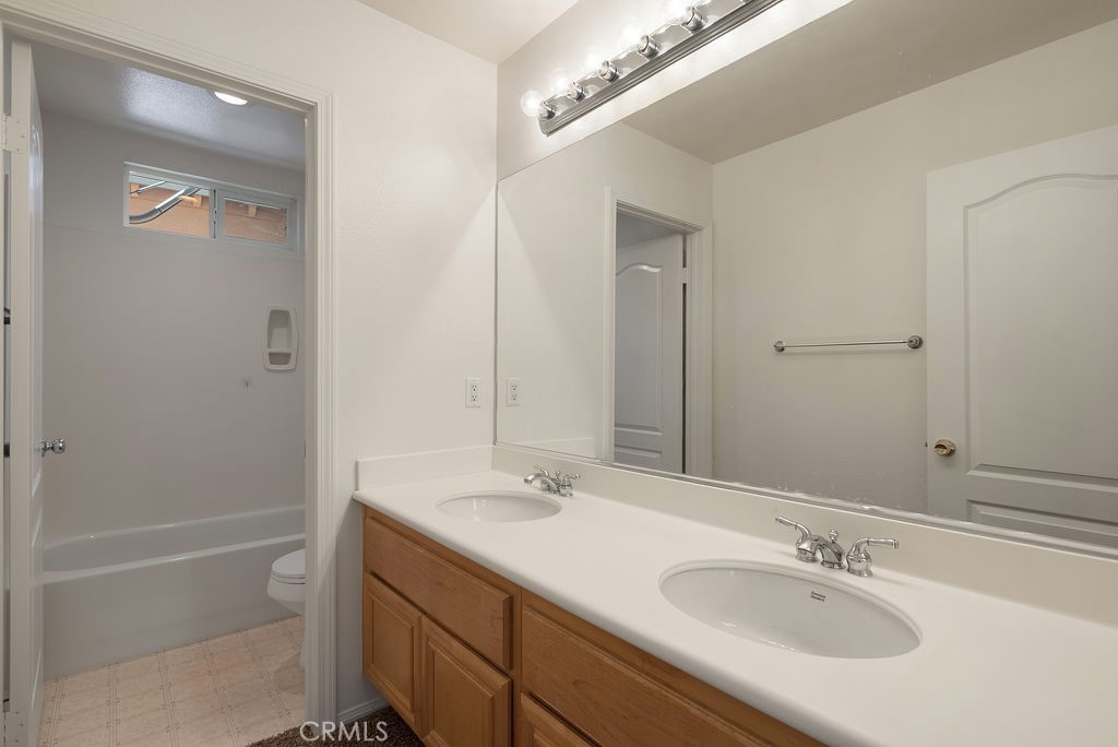 27635 Sienna Rdg Row Canyon Country, CA 91351 - Photo 19 of 30