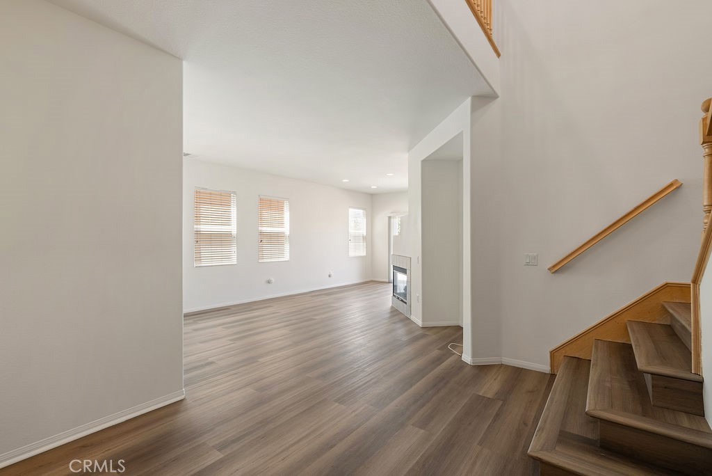 27635 Sienna Rdg Row Canyon Country, CA 91351 - Photo 4 of 30