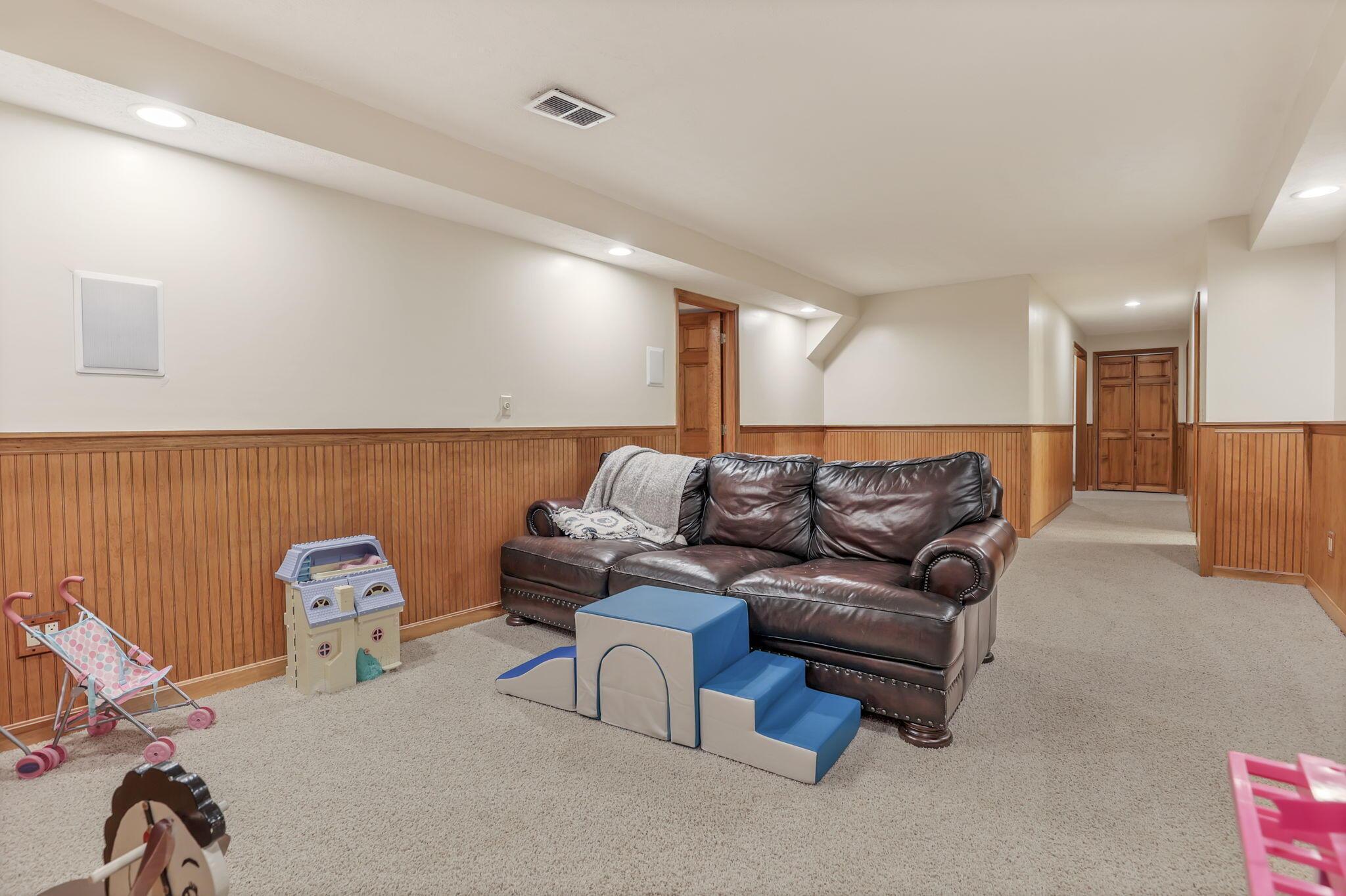10485 Shipley Road Johnstown, OH 43031 - Photo 66 of 127 Lower Level Family Room
