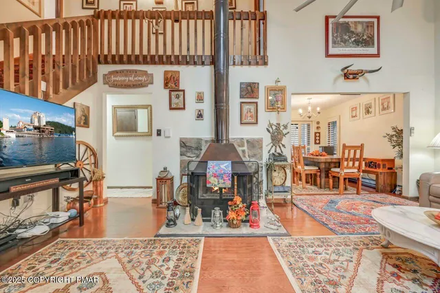 a picture of a living room with furniture