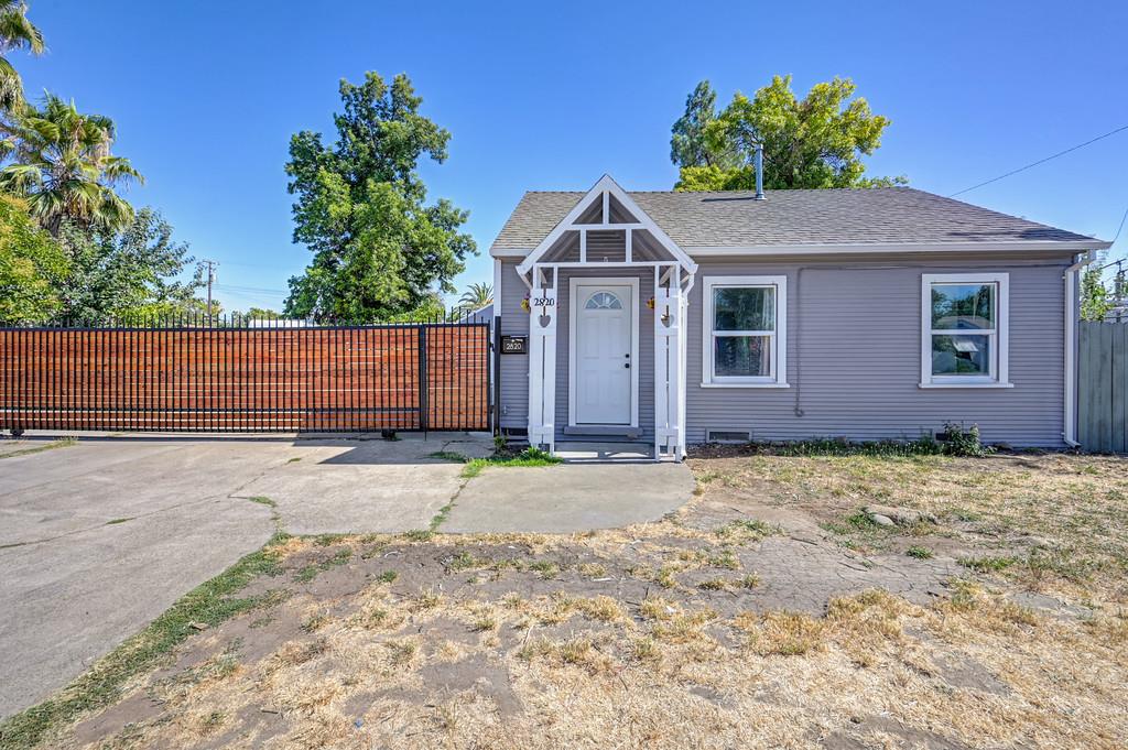 2820 Fruitridge Road Sacramento, CA 95820 - Photo 1 of 68