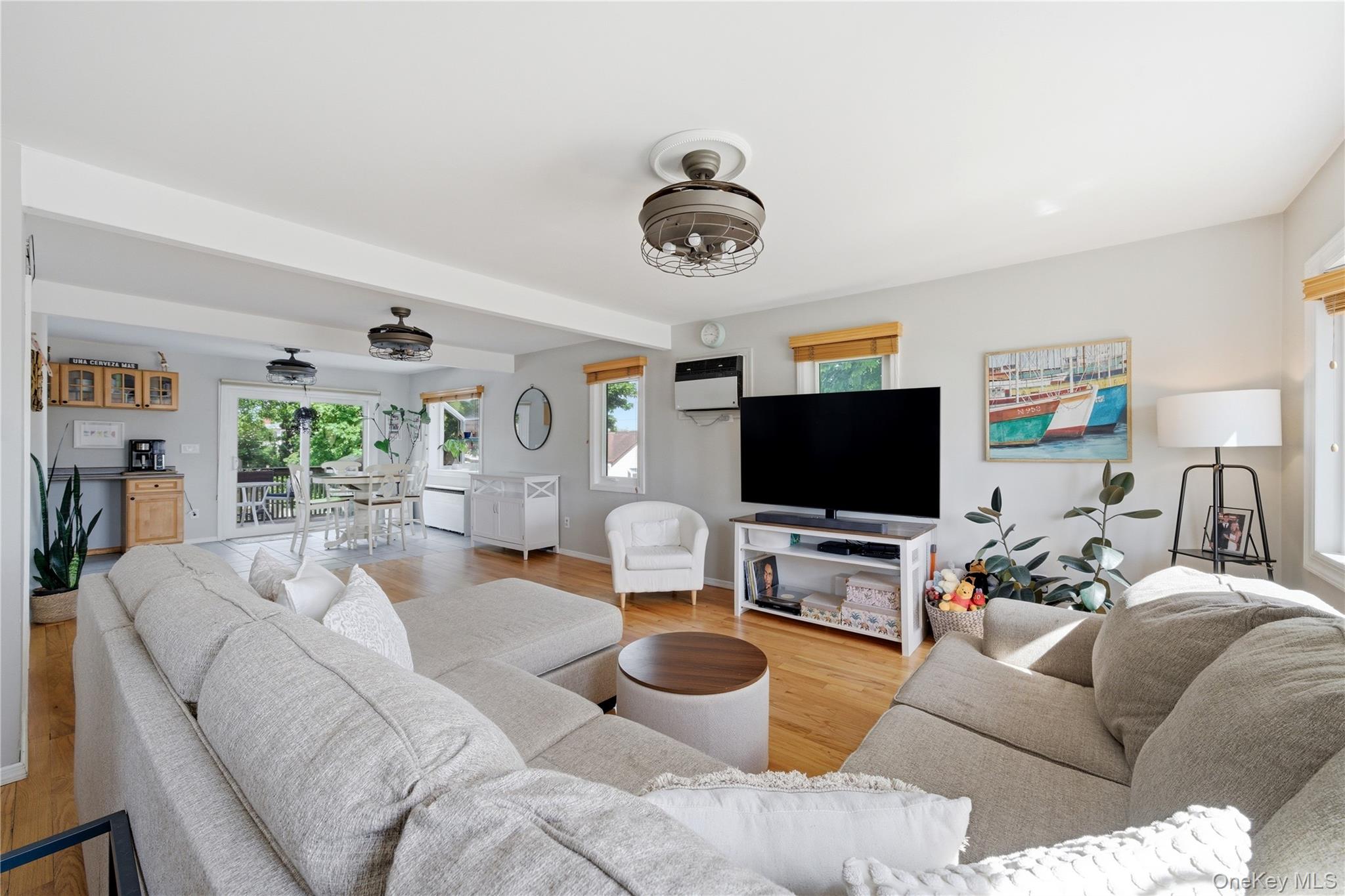 107 East Shore Road Lindenhurst, NY 11757 - Photo 12 of 36