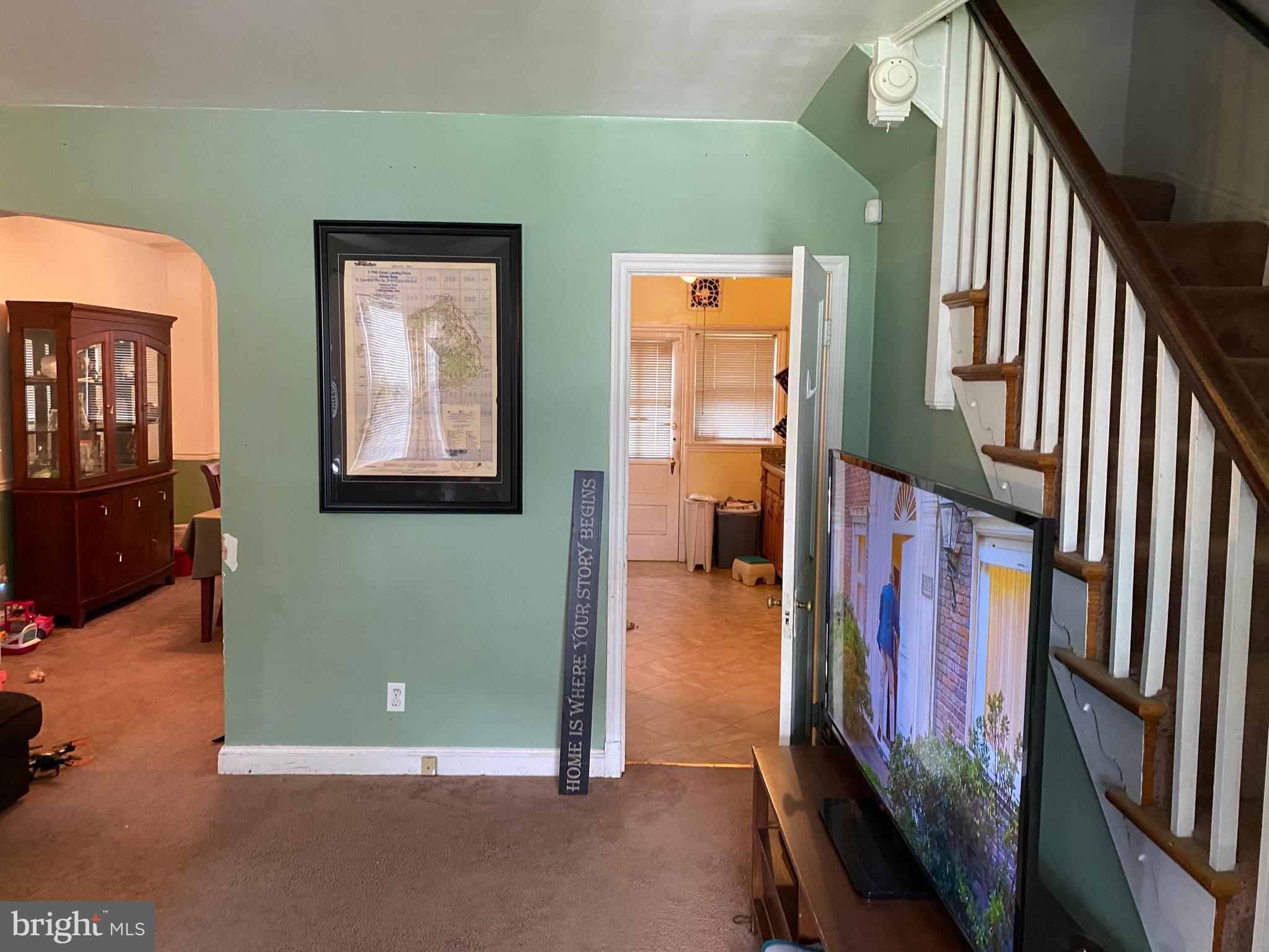 107 Cherrydell Road Baltimore, MD 21228 - Photo 2 of 11